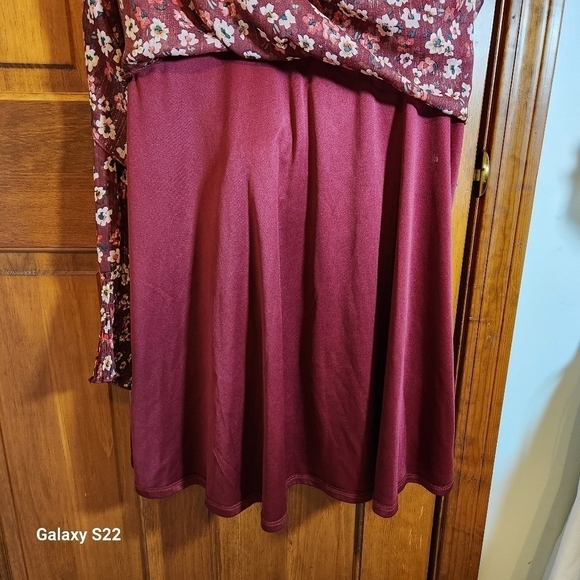 BCBGeneration Deep V neck Skater dress women's size L - Picture 4 of 11